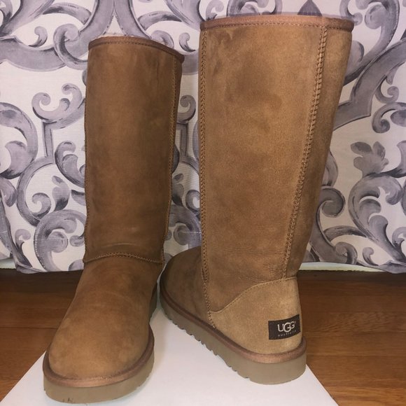 UGGS-NEW! - Picture 5 of 5